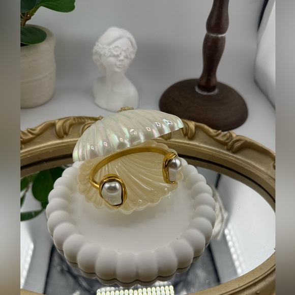 Baroque Pearl Cuff Bracelet – Stainless Steel PVD Gold Plated - Picture 7 of 10